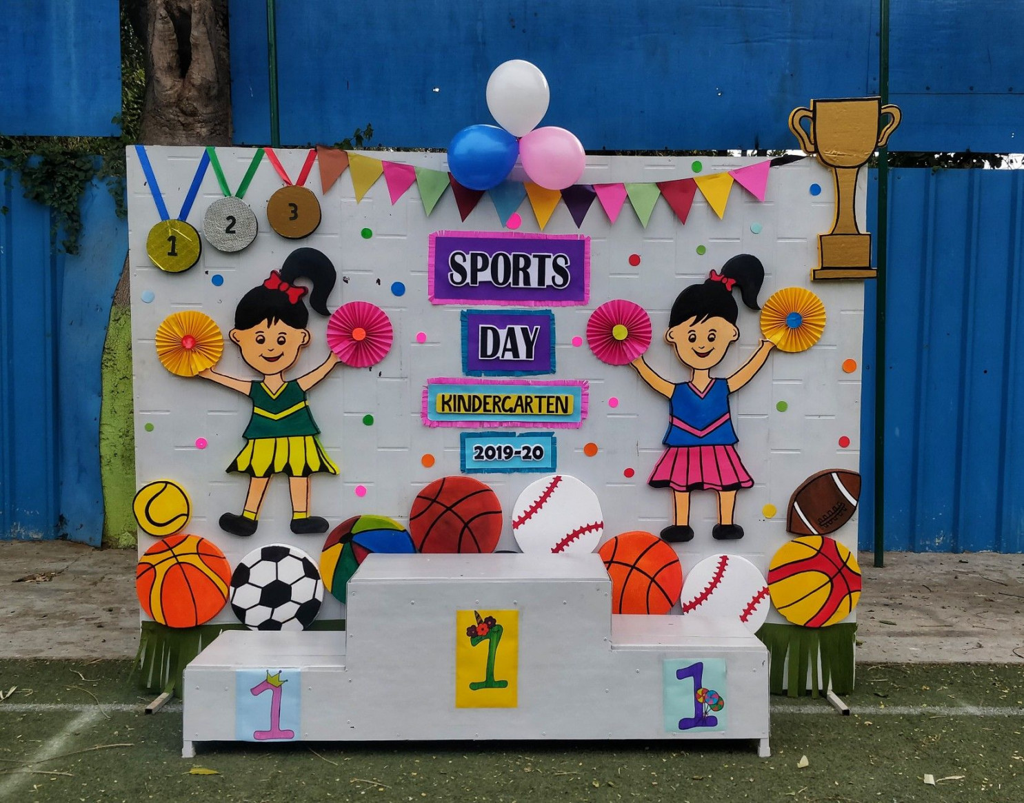 Sports day decorating  Preschool art activities, School crafts